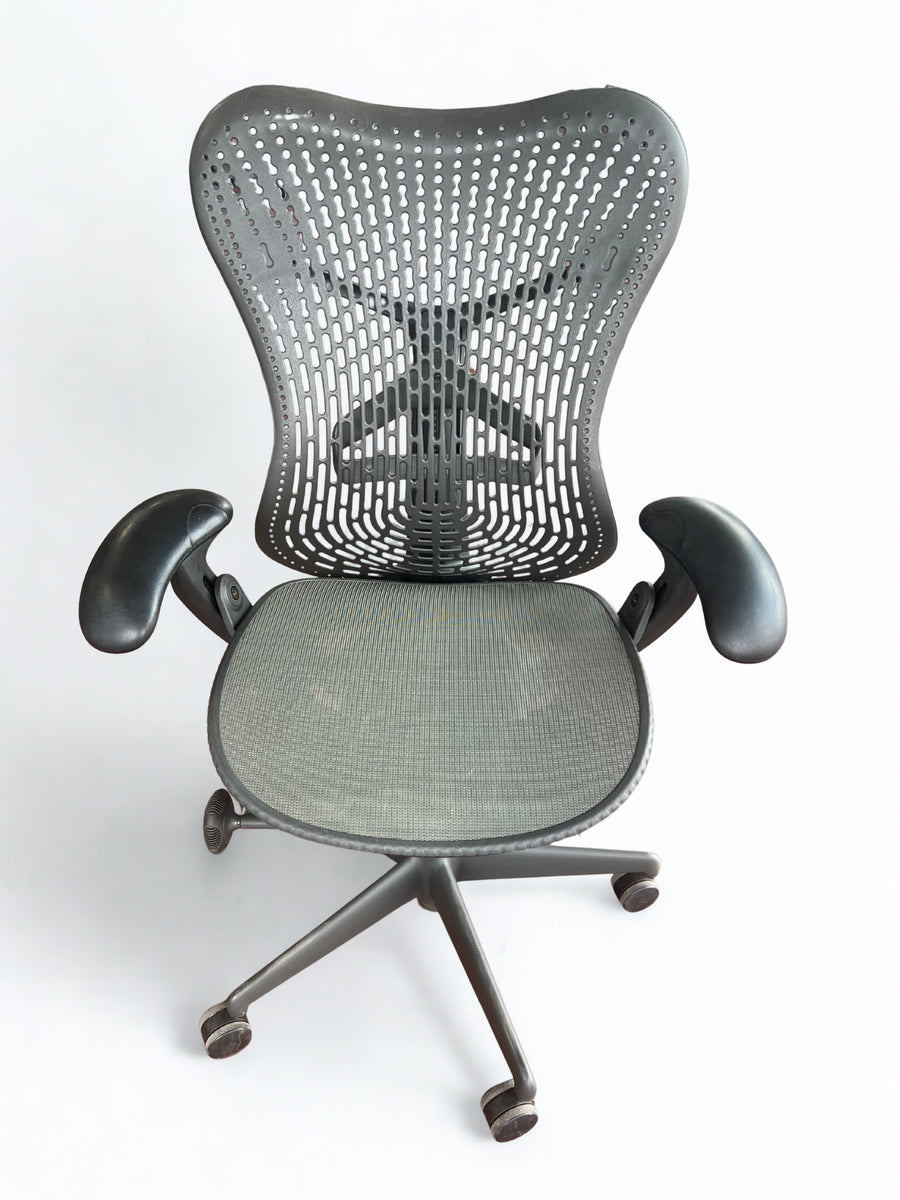 HermanMiller　Mirra Chair(ミラチェア) Amazon.com: Mirra Chair Herman Miller Deluxe Fully